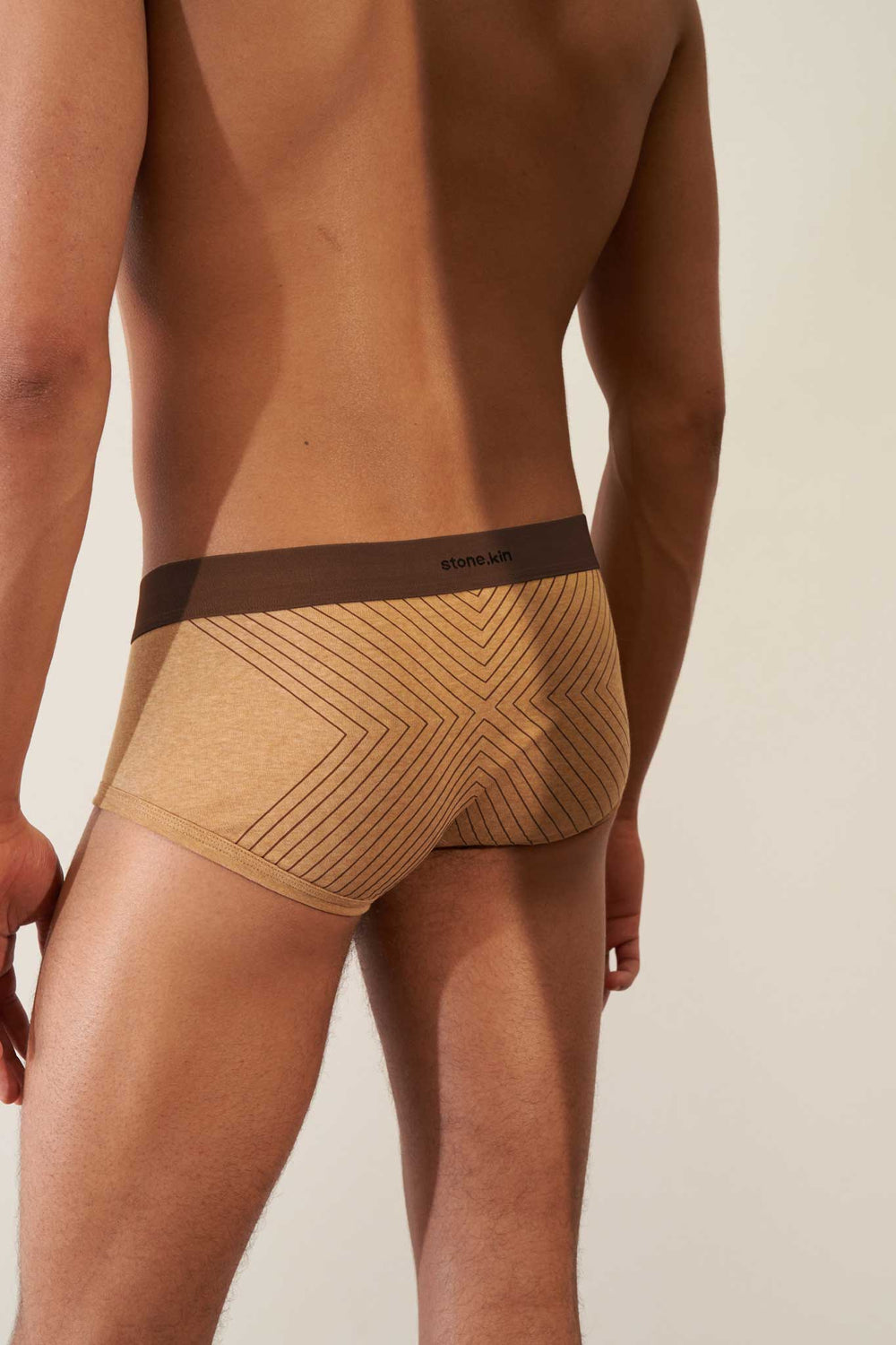 Trunk in Organic Cotton Rib - Camel with Brown Cross